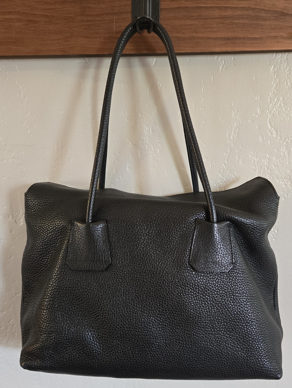 Burberry Medium Baynard Tote in Black Pebbled Grained Leather - Picture 4 of 16